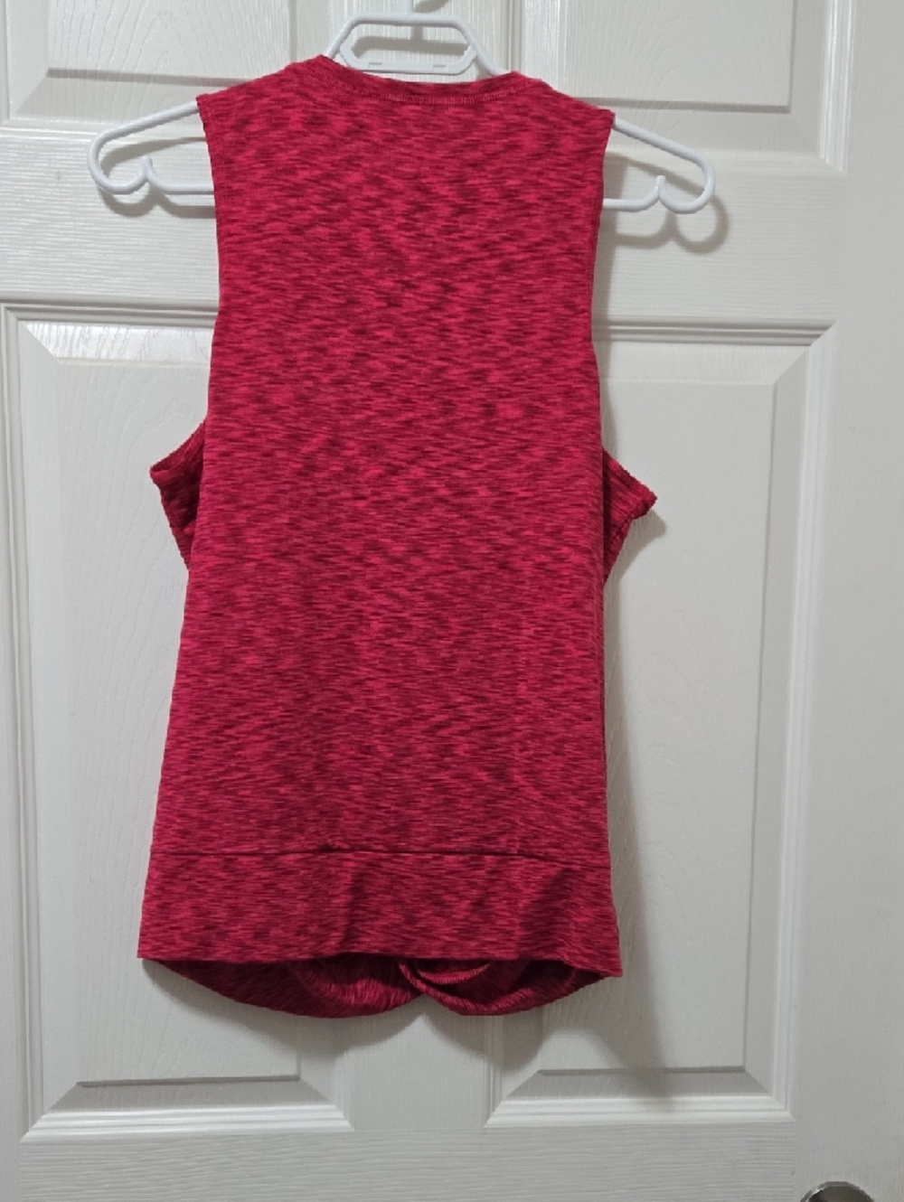 Ricki's Women's Heathered Raspberry Twist-Hem Tank - Picture 3 of 5
